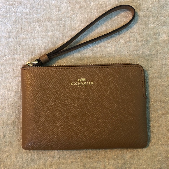 NEW Coach Light Saddle Leather Wristlet - Picture 1 of 4